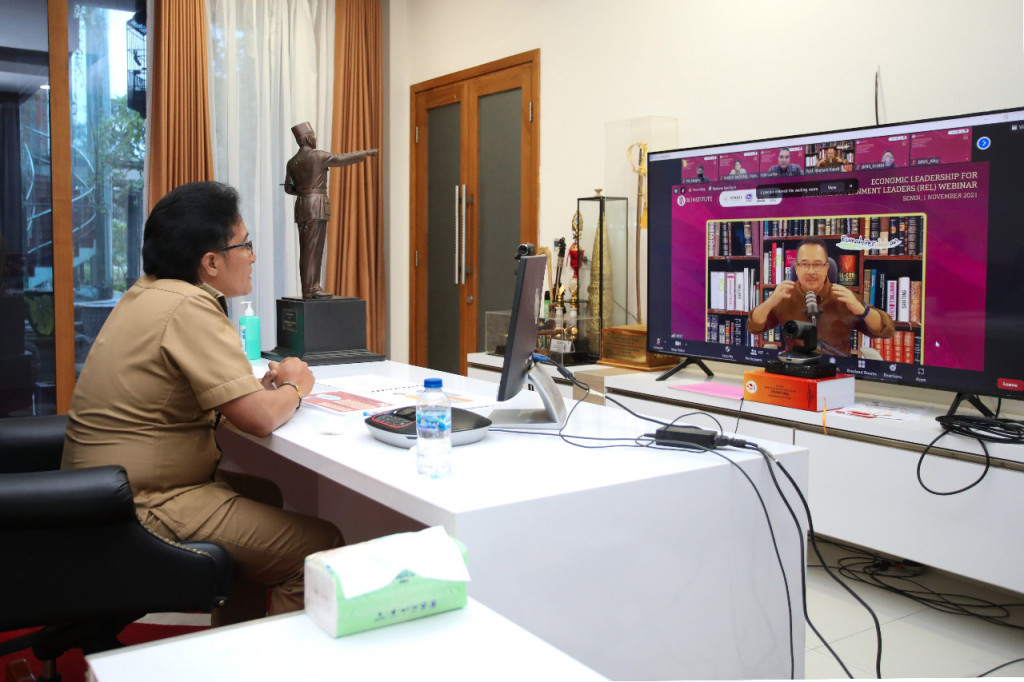 Jadi Narasumber Webinar Economic Leadership For REL Tahun 2021, Bupati Giri Prasta Paparkan Upaya Pemulihan Ekonomi Badung Pasca Pandemi